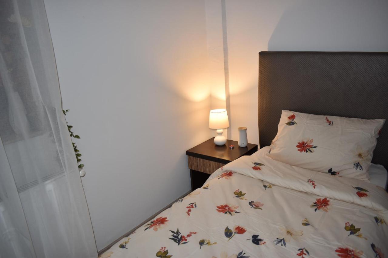 Occidental Wise Transit Hotel Bukarest Eksteriør billede