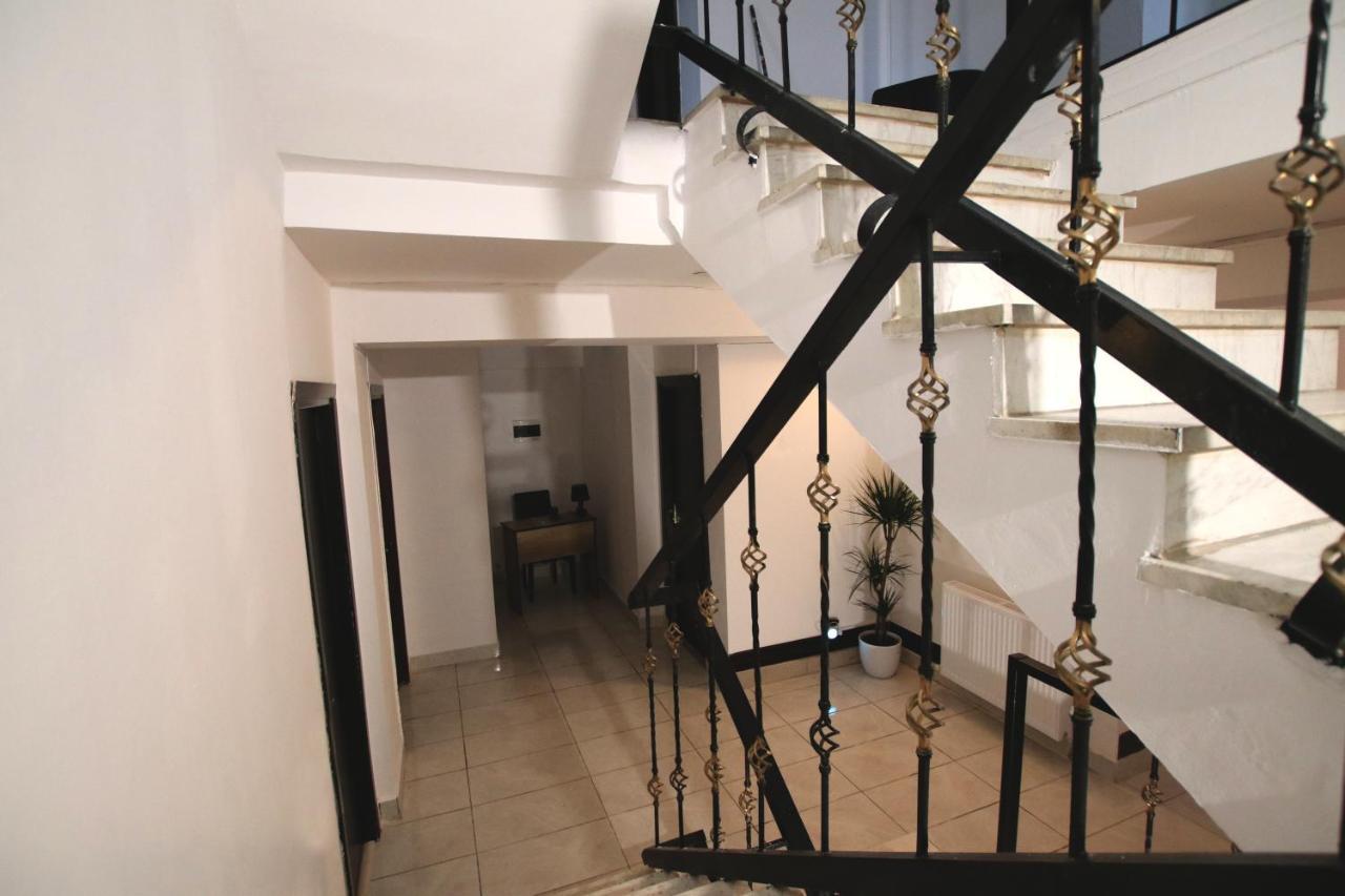Occidental Wise Transit Hotel Bukarest Eksteriør billede