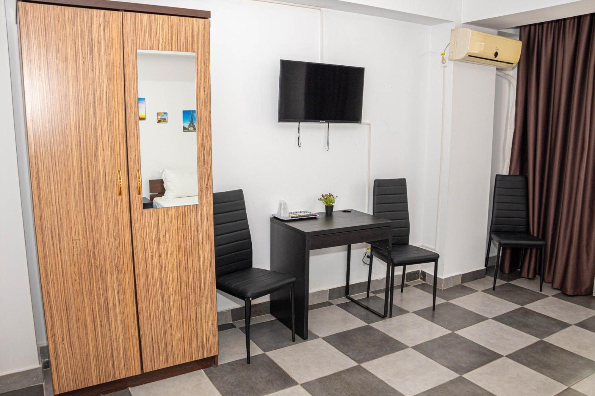 Occidental Wise Transit Hotel Bukarest Eksteriør billede