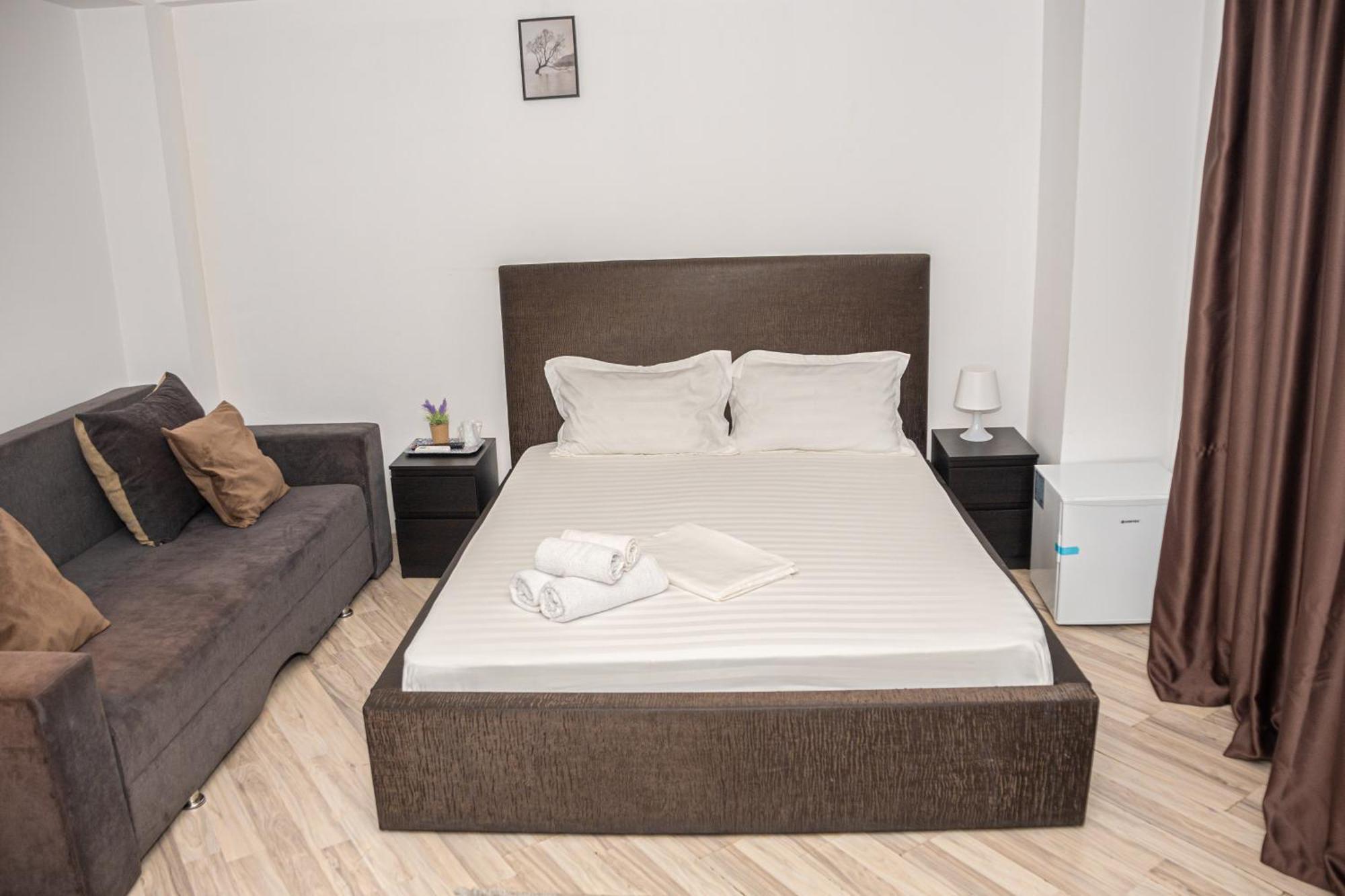 Occidental Wise Transit Hotel Bukarest Eksteriør billede